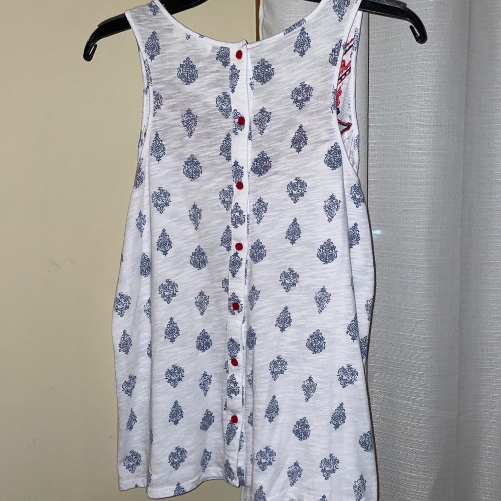 Top - Picture 2 of 3